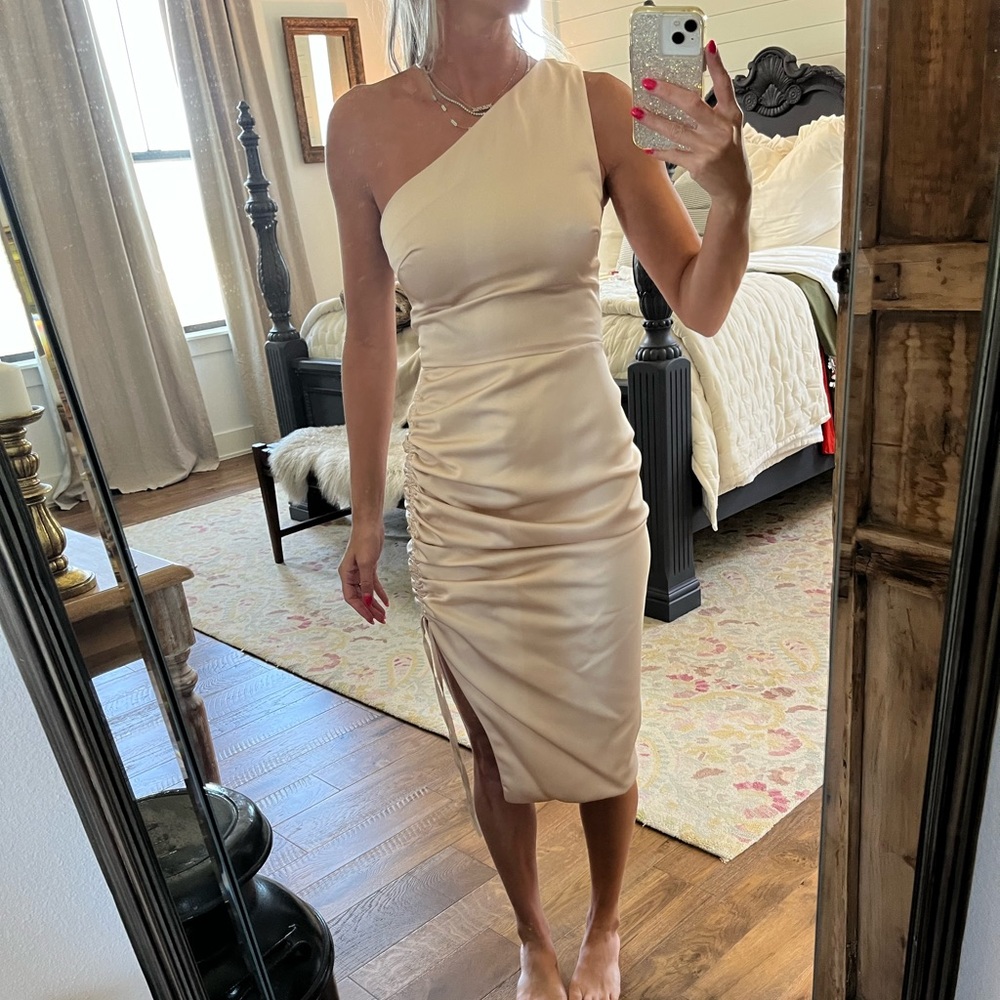 Lavish Alice - One shoulder dress